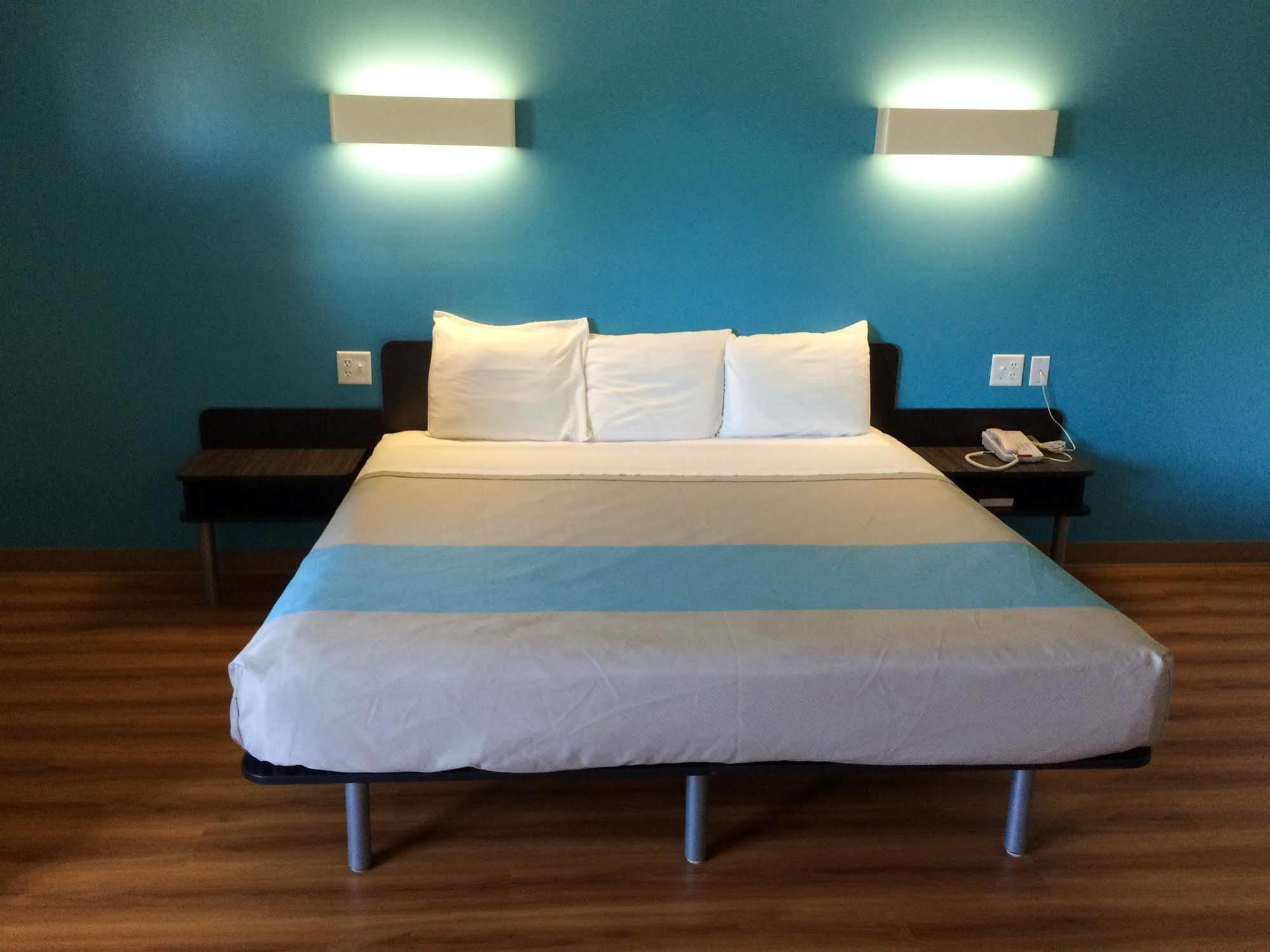6-rothschild, Wi Hotel 2*