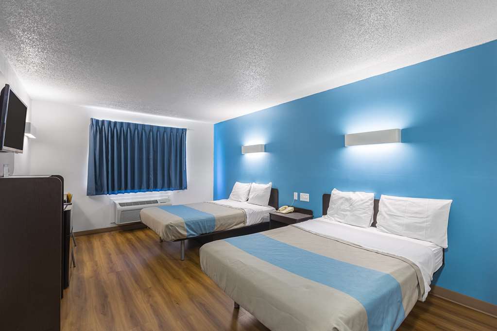 Hotel 6-rothschild, Wi 2*